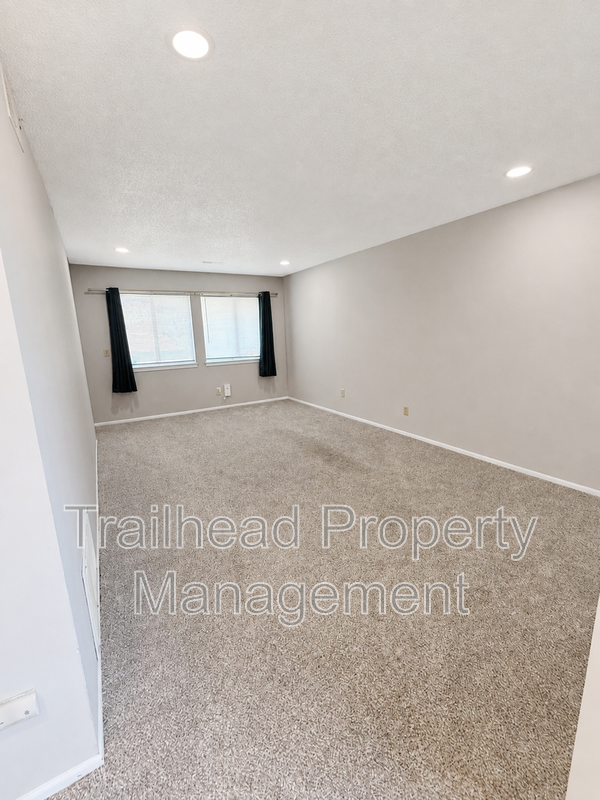 500 Sky Vue Dr #C - Photo 4 of 16