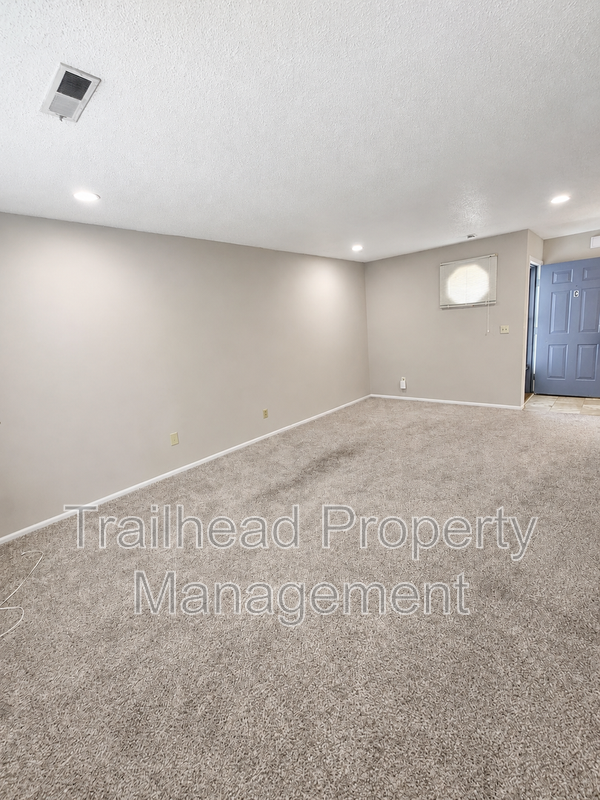 500 Sky Vue Dr #C - Photo 5 of 16