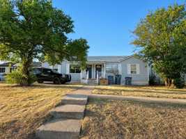 featured image of 1181 Nw Ozmun Ave #1181