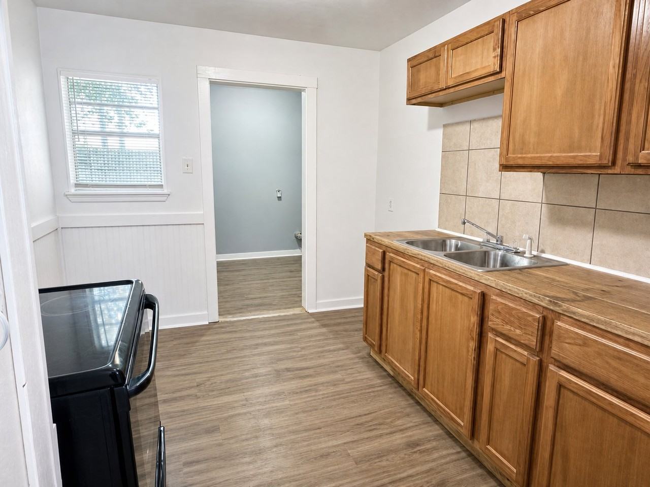 1181 Nw Ozmun Ave #1181 - Photo 4 of 16