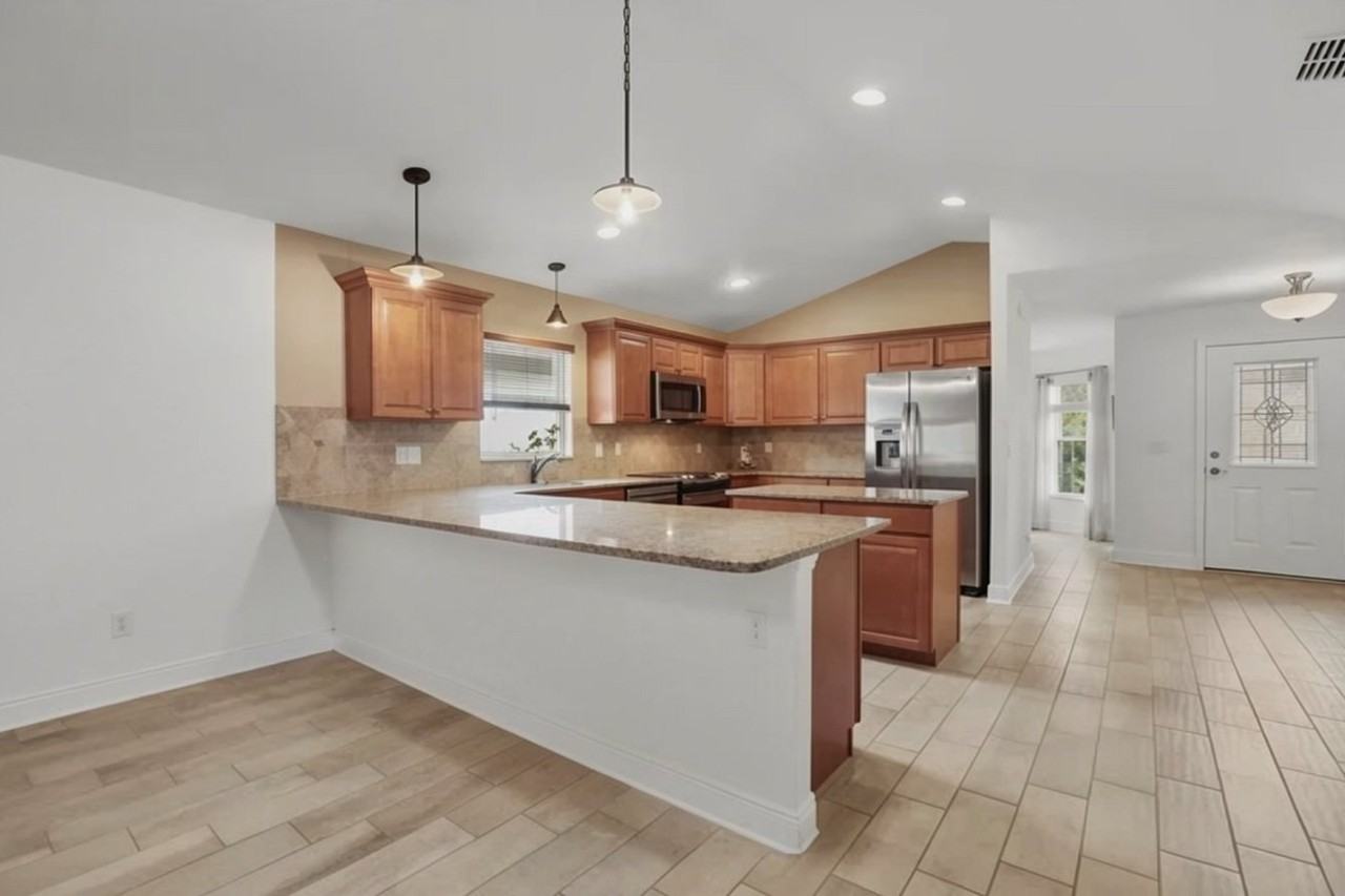30429 Island Club Dr - Photo 4 of 20