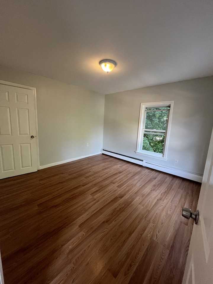 92 Arlington St #2 - Photo 5 of 17