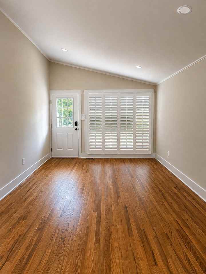 1105 Francis Marion Dr - Photo 3 of 12
