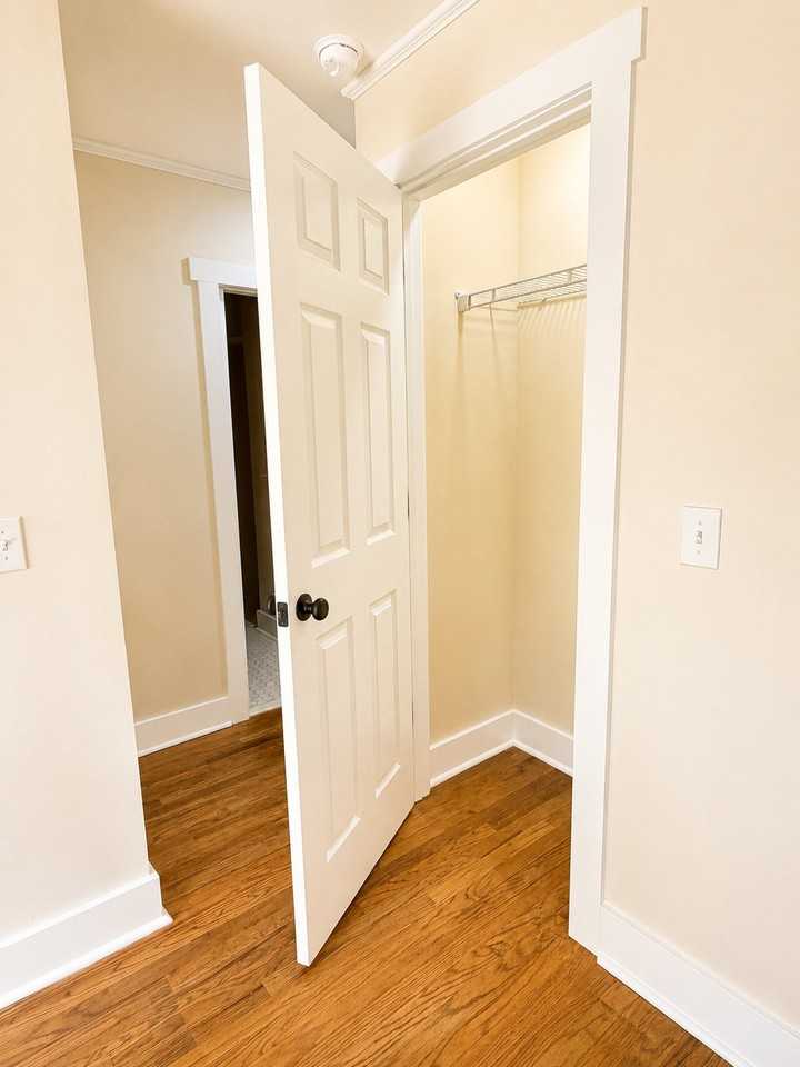 1105 Francis Marion Dr - Photo 5 of 12
