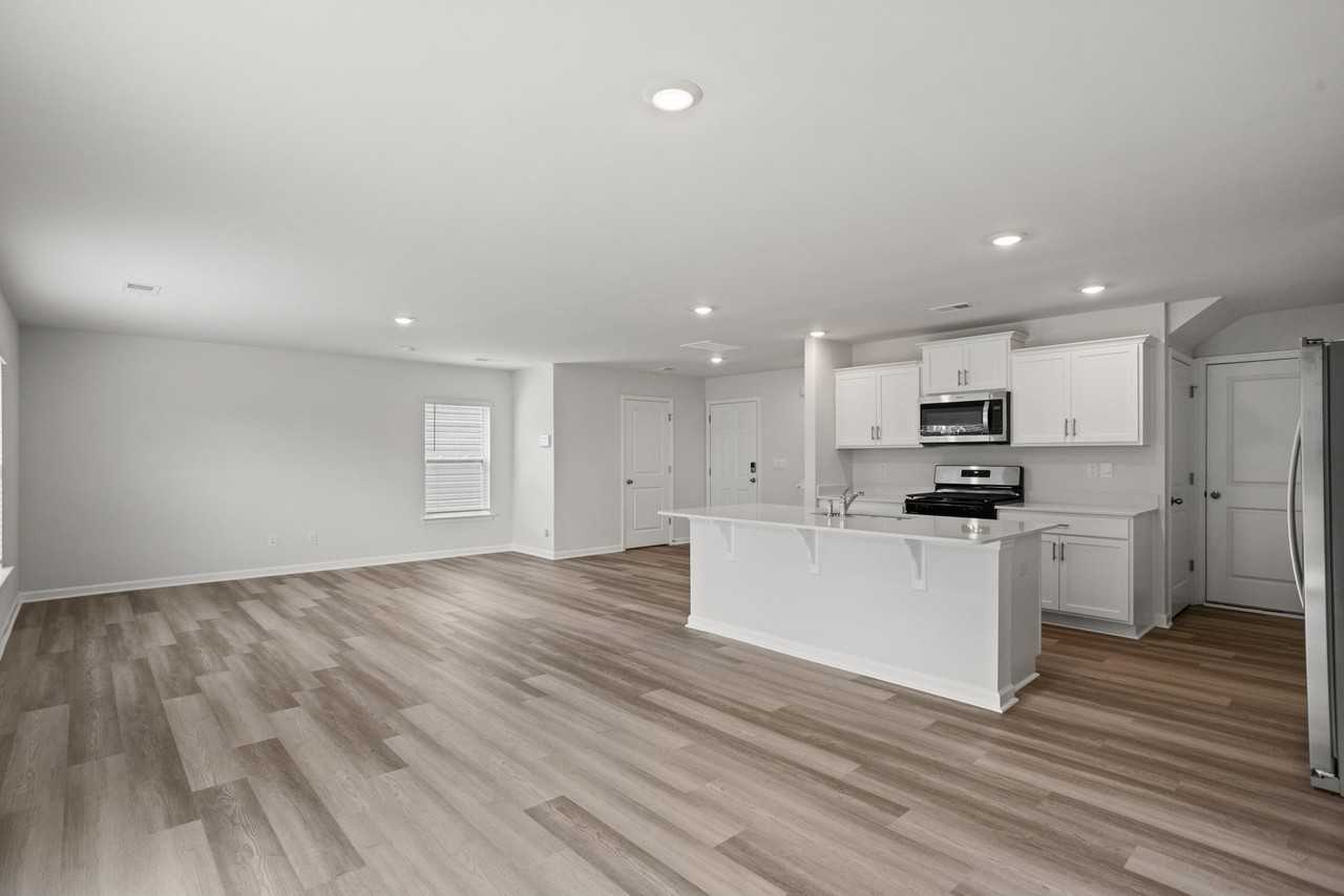 215 Deskin Ln - Photo 6 of 24