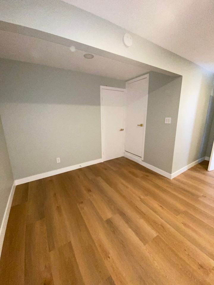 1960 Lansdowne Ave #2 - Photo 6 of 7