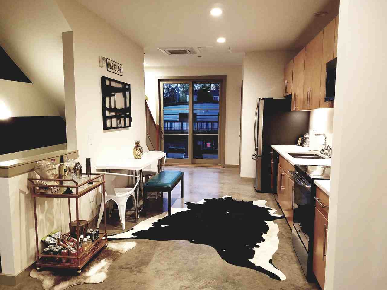 612 Merritt Ave - Photo 7 of 14