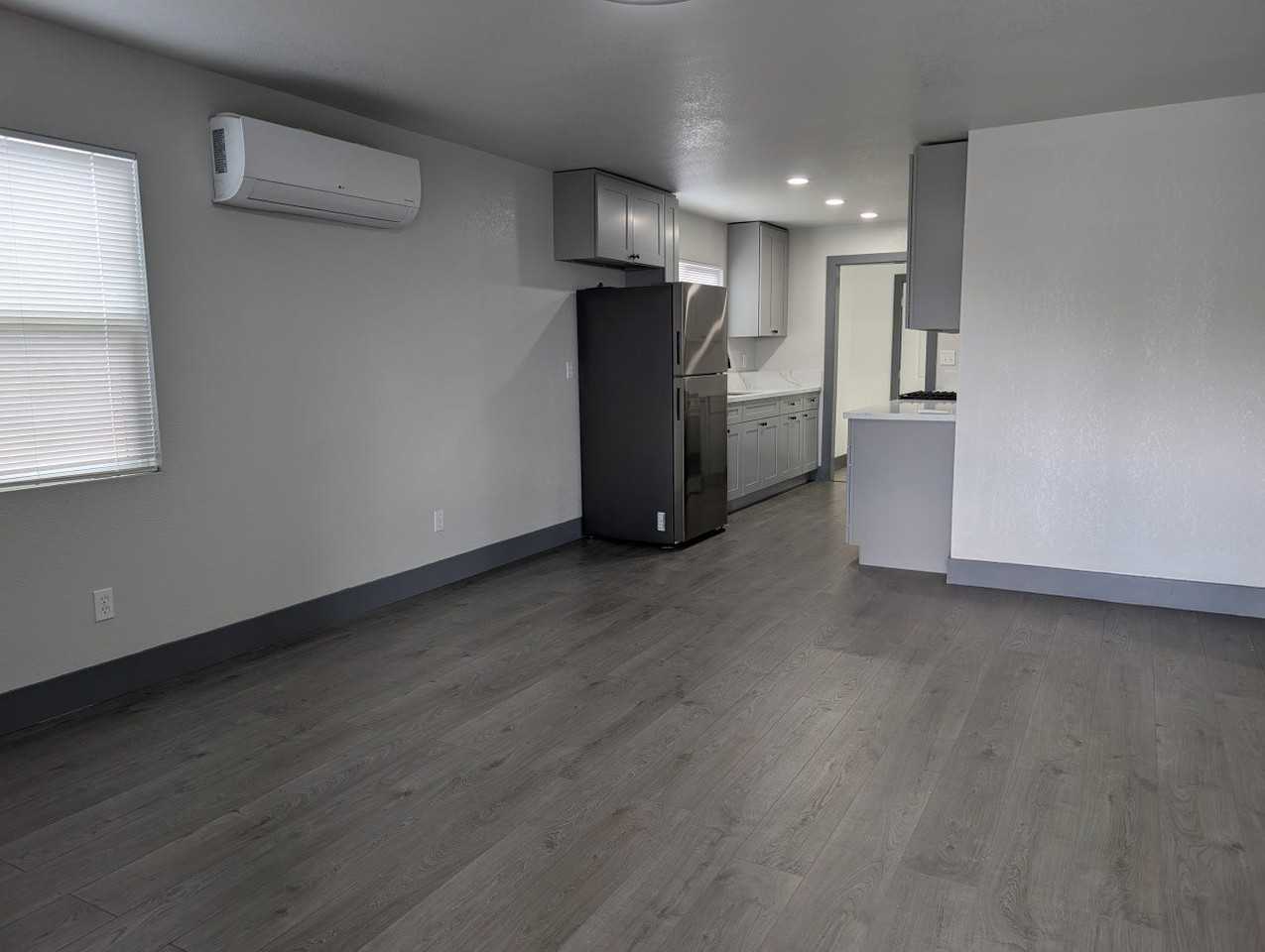1865 Elgin St - Photo 2 of 11