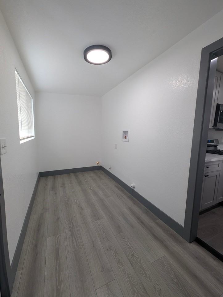 1865 Elgin St - Photo 5 of 11