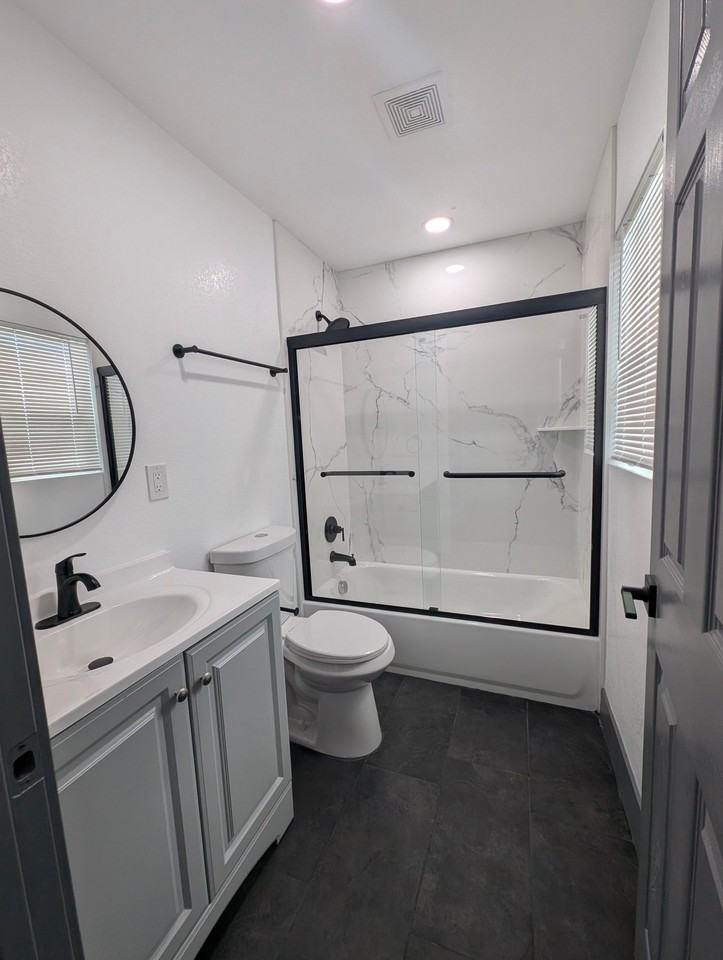 1865 Elgin St - Photo 7 of 11