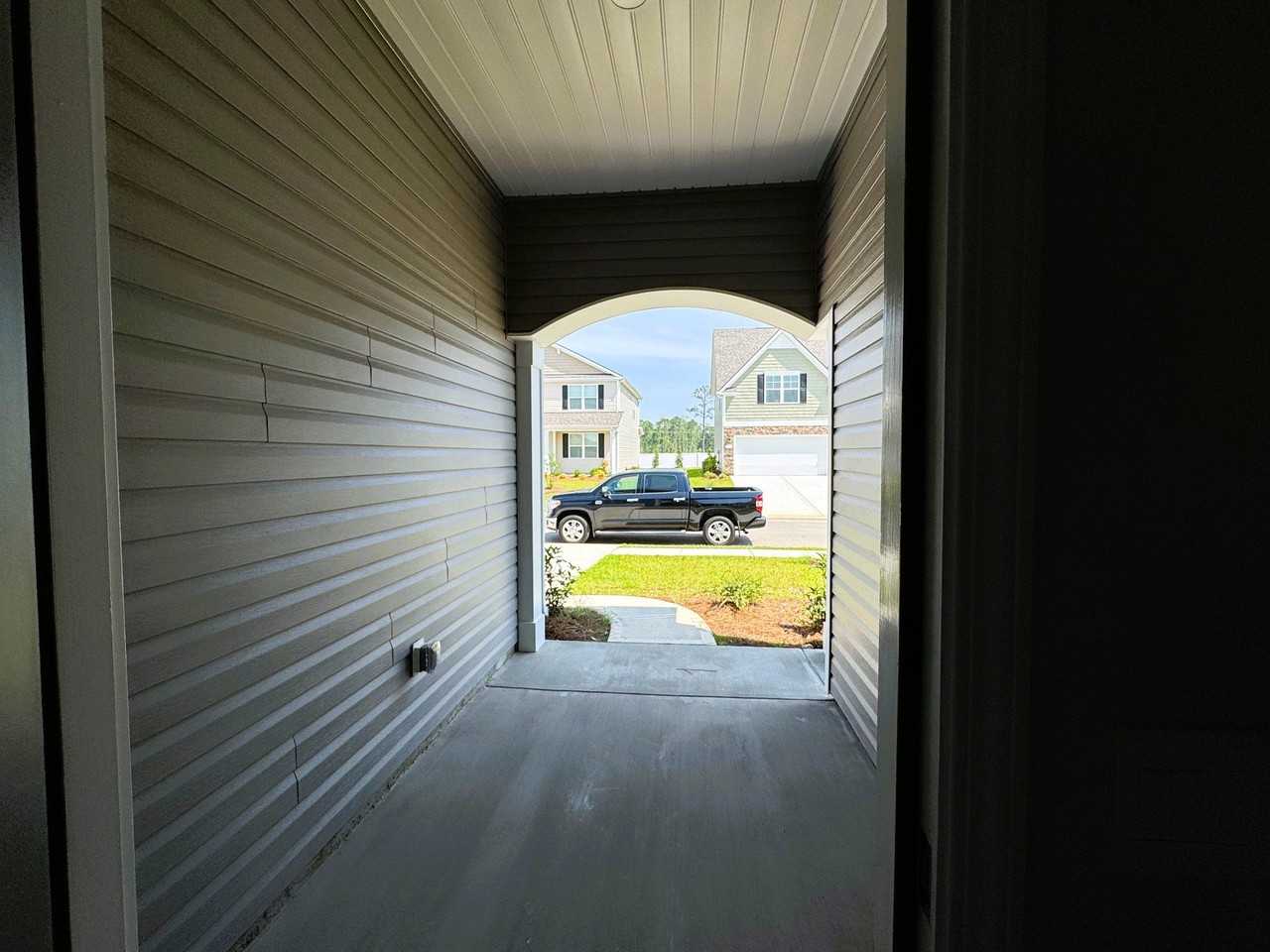 811 Ireland Dr - Photo 3 of 30