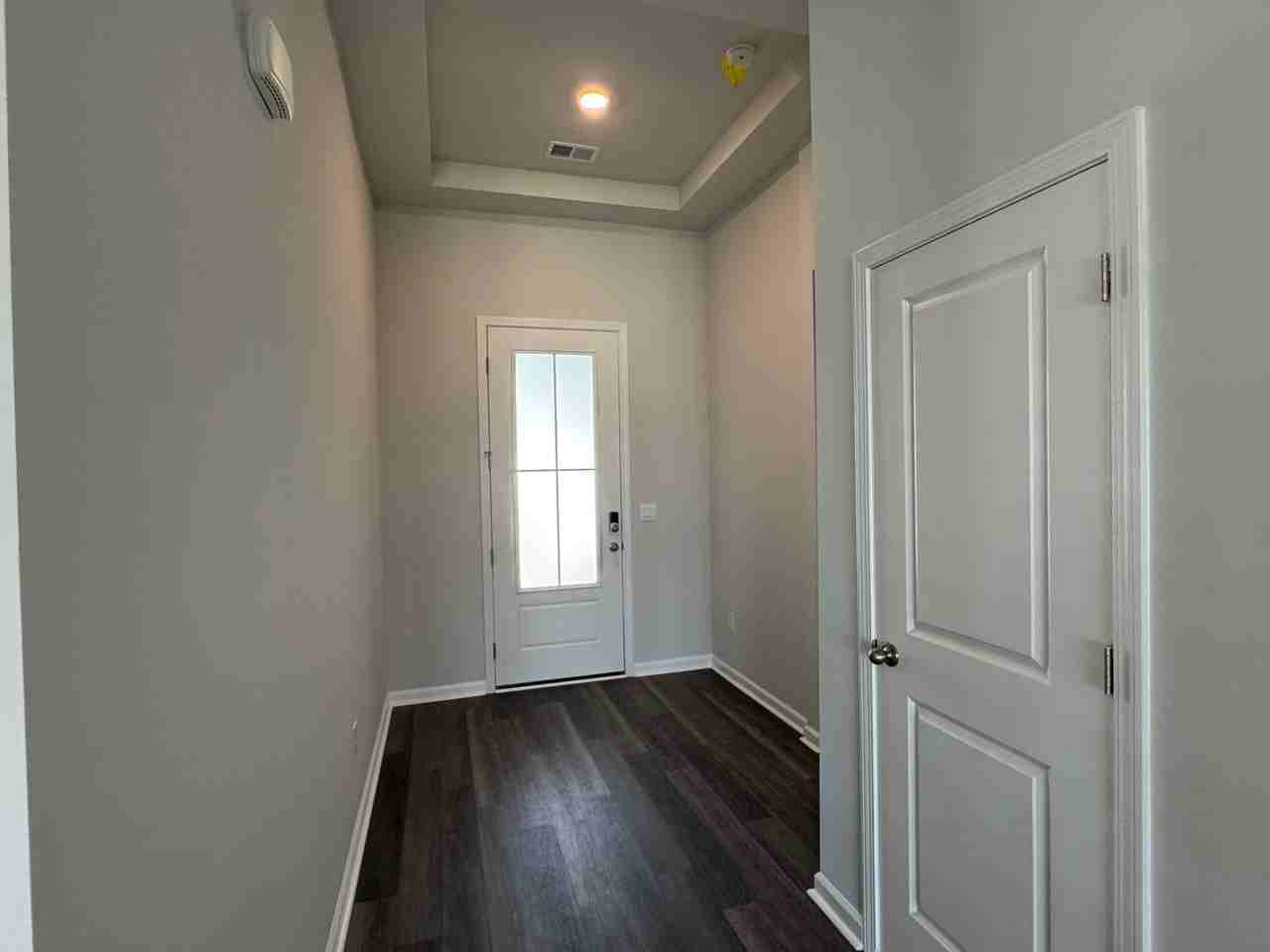 811 Ireland Dr - Photo 4 of 30