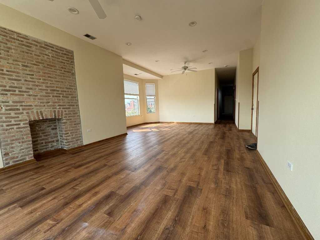 3158 W Jackson Blvd #3 - Photo 2 of 15