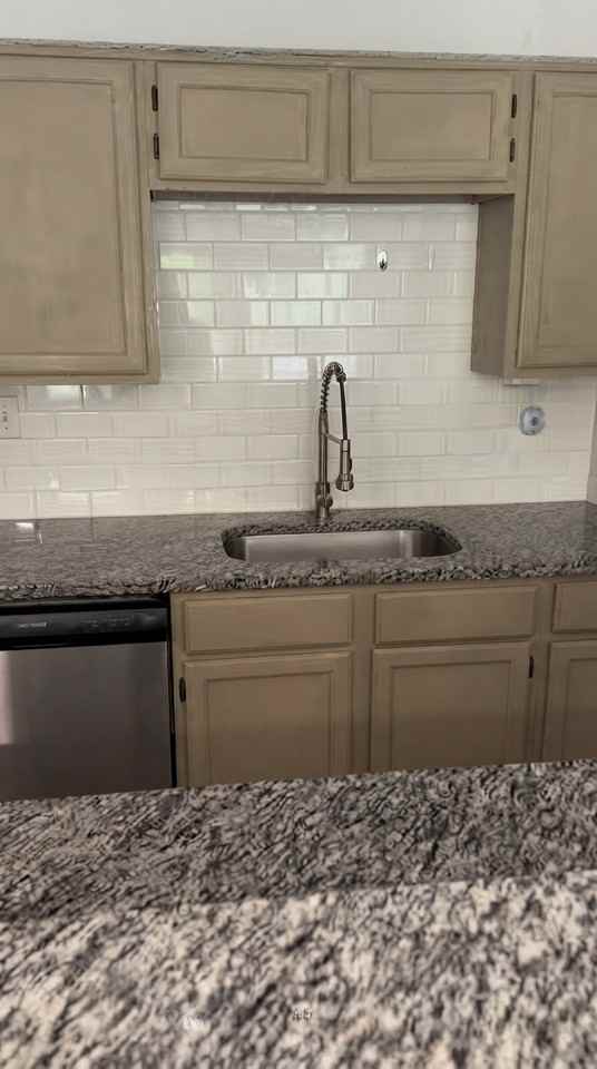 171 Kenwood Dr - Photo 7 of 20