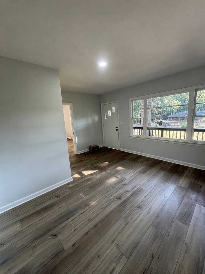 1847 Derrill Dr - Photo 3 of 16