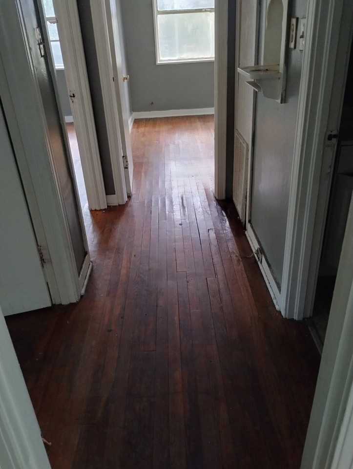 293 Cameron St - Photo 4 of 7