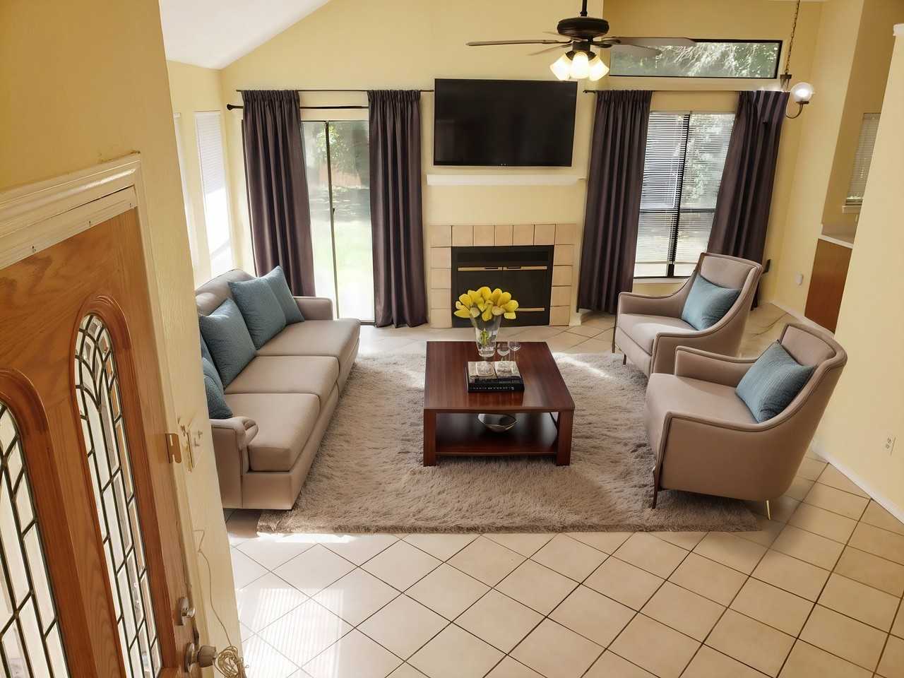 1013 Garden Trl - Photo 4 of 20