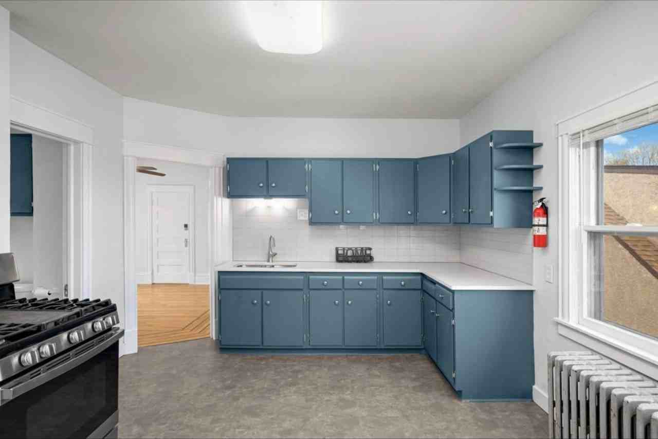 2517 University Ave Ne #2 - Photo 2 of 9