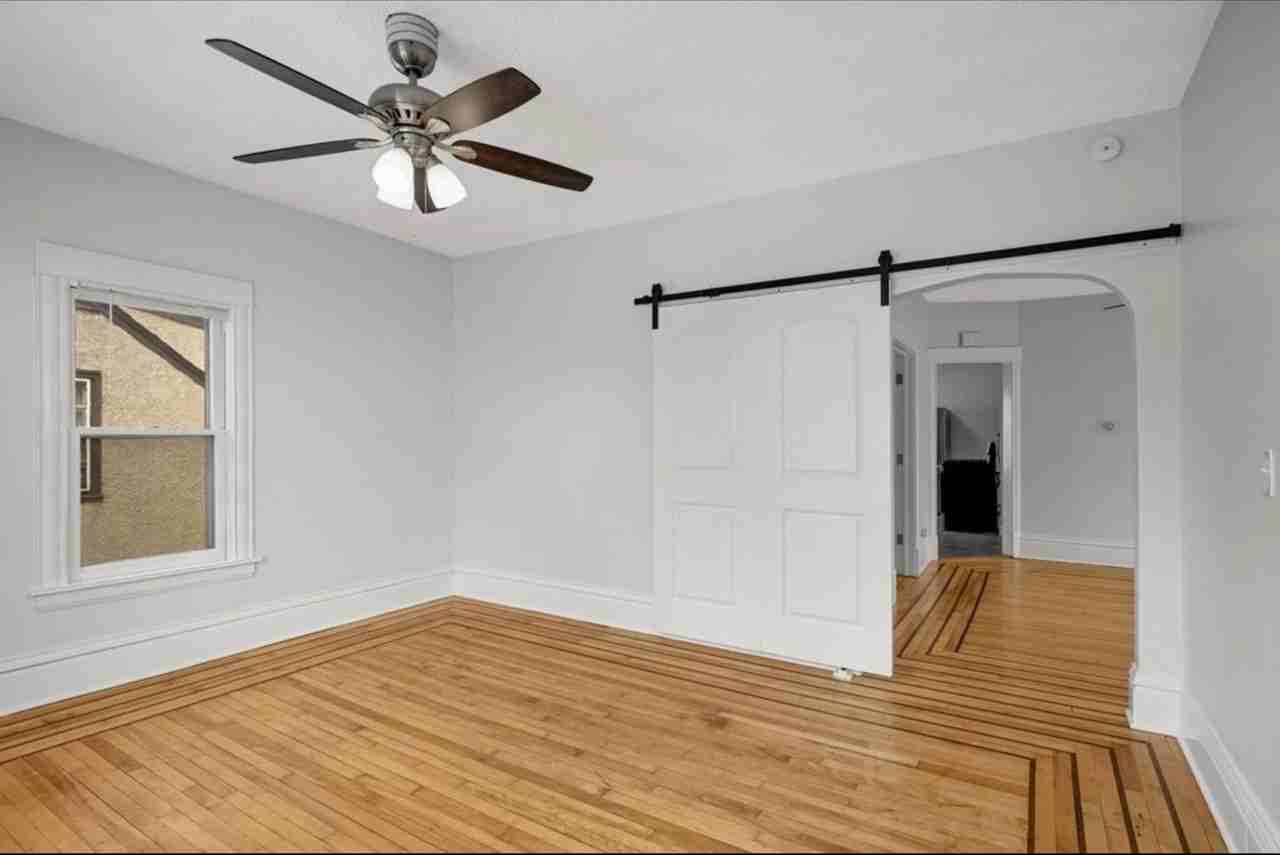 2517 University Ave Ne #2 - Photo 5 of 9