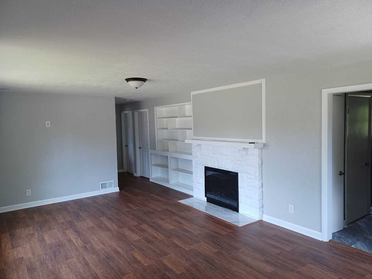 3916 Dayton Xenia Rd - Photo 5 of 15