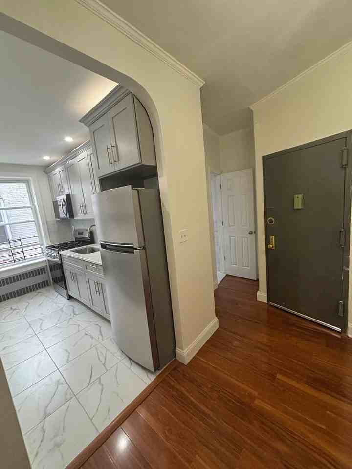 309 E 91st St #2 - Photo 2 of 12