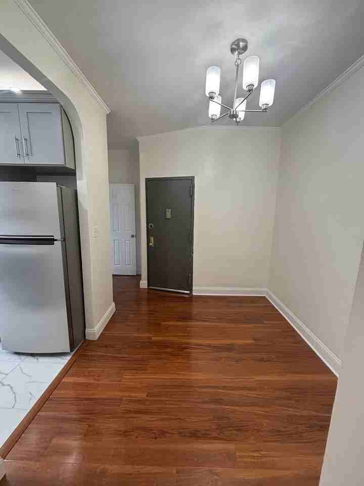 309 E 91st St #2 - Photo 3 of 12