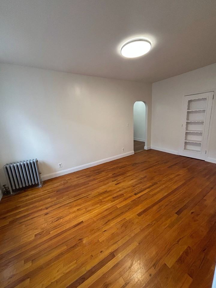 309 E 91st St #2 - Photo 4 of 12