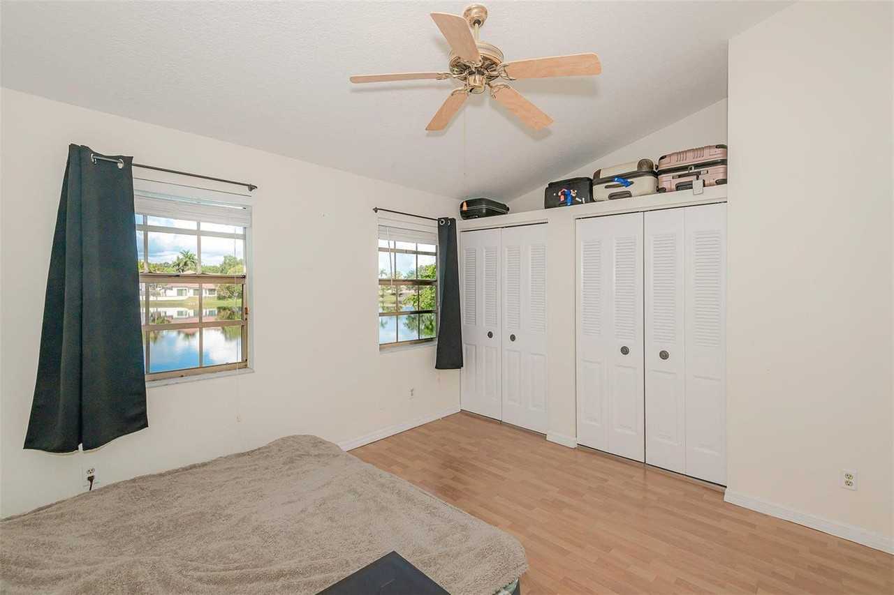 2849 Belmont Ln - Photo 5 of 8