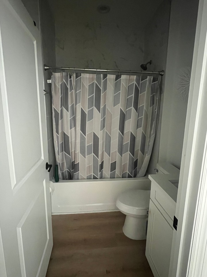 16443 Strauss Ave - Photo 2 of 9