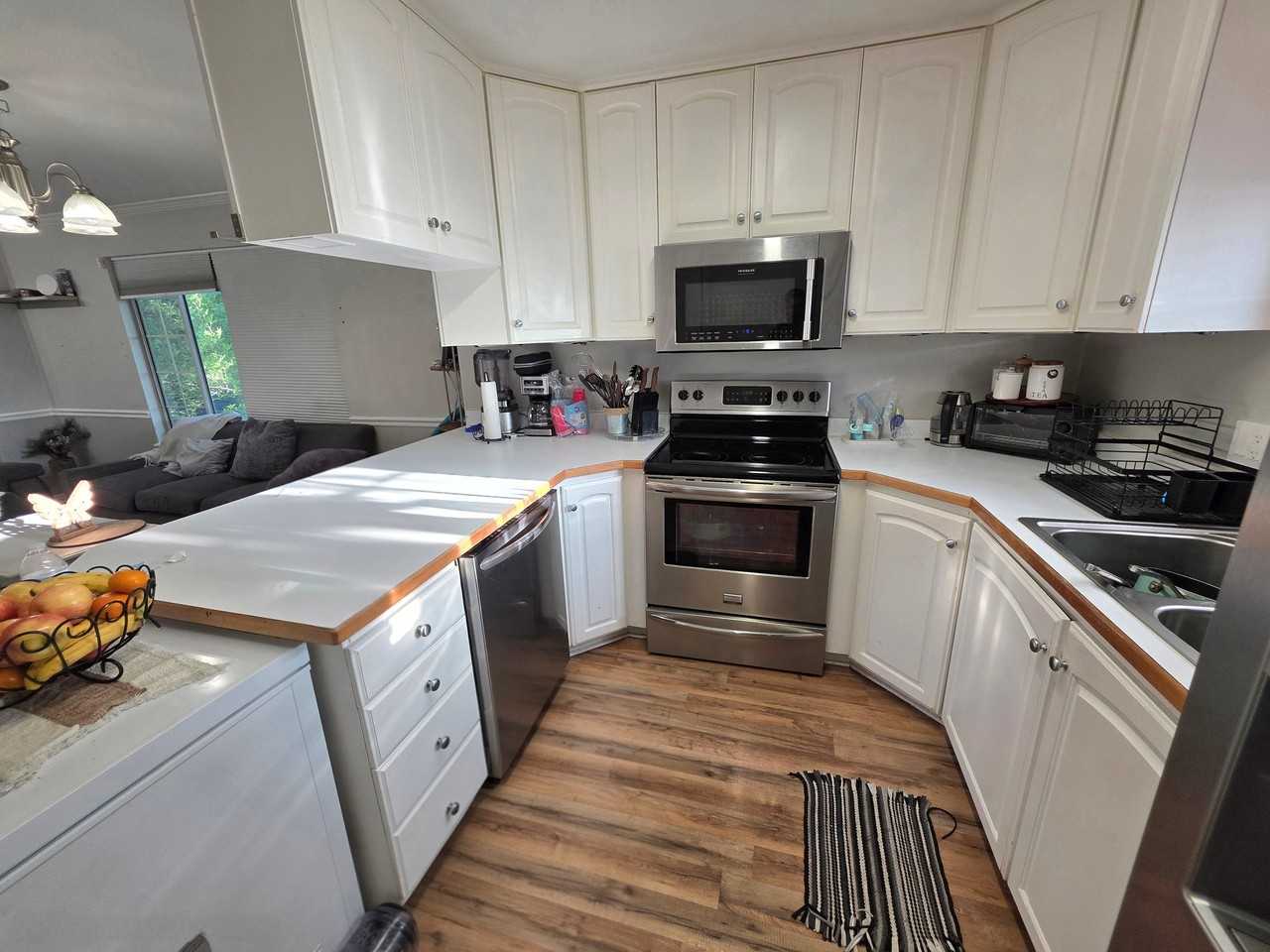1565 Southeast Street #16 - Photo 3 of 18