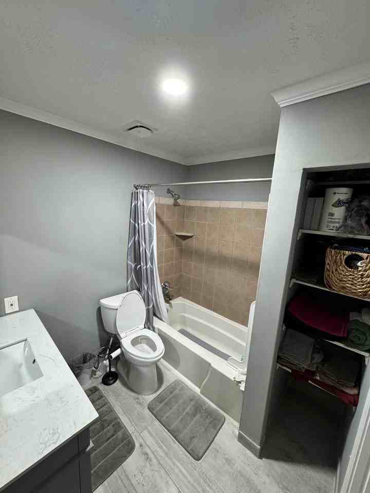 1047 Mariners Ct - Photo 3 of 8