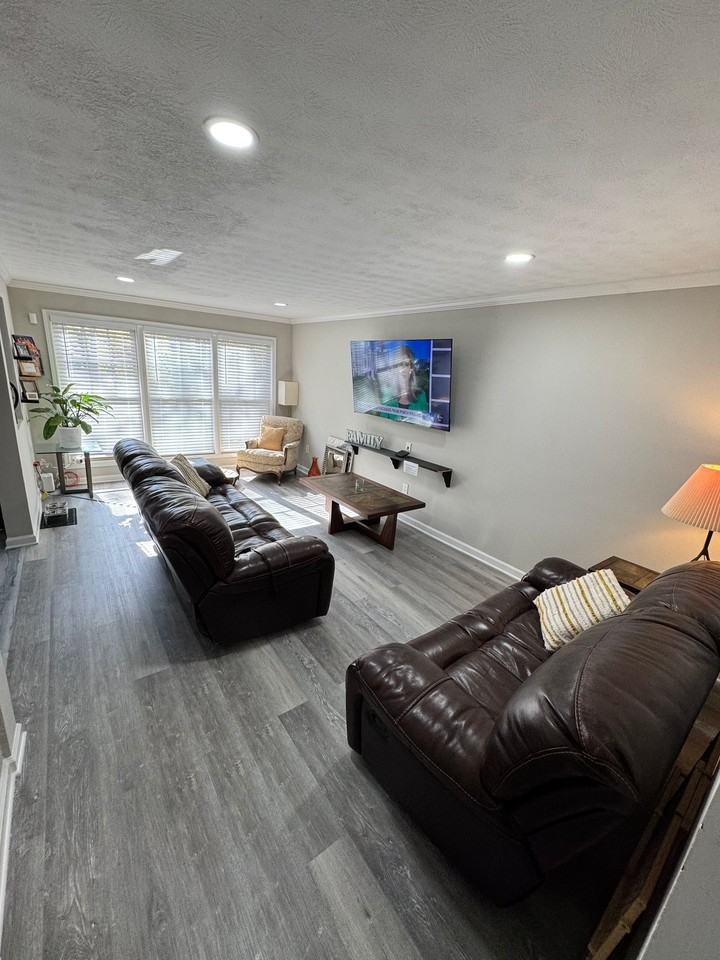 1047 Mariners Ct - Photo 6 of 8