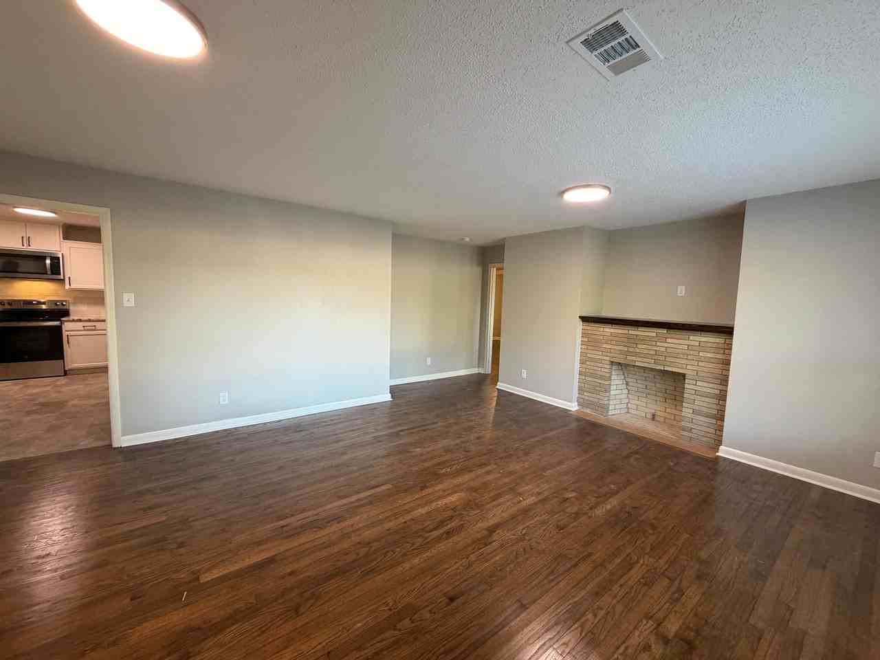 211 Mason St - Photo 2 of 14
