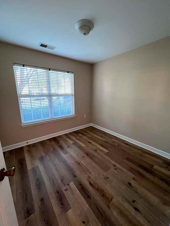 1156 Fowler Brook Ct - Photo 5 of 8
