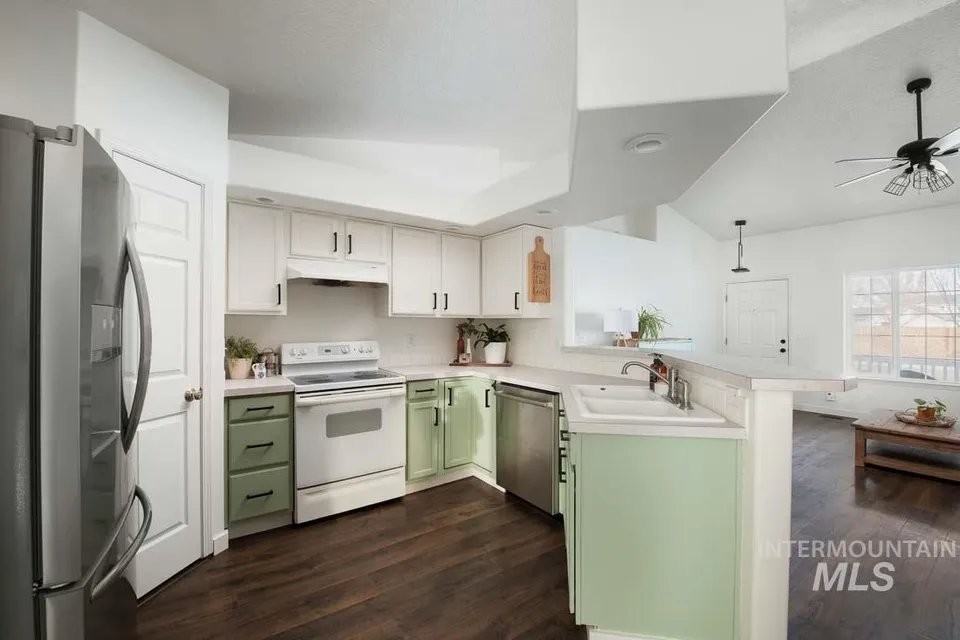 10495 W Hazelwood Dr - Photo 2 of 9