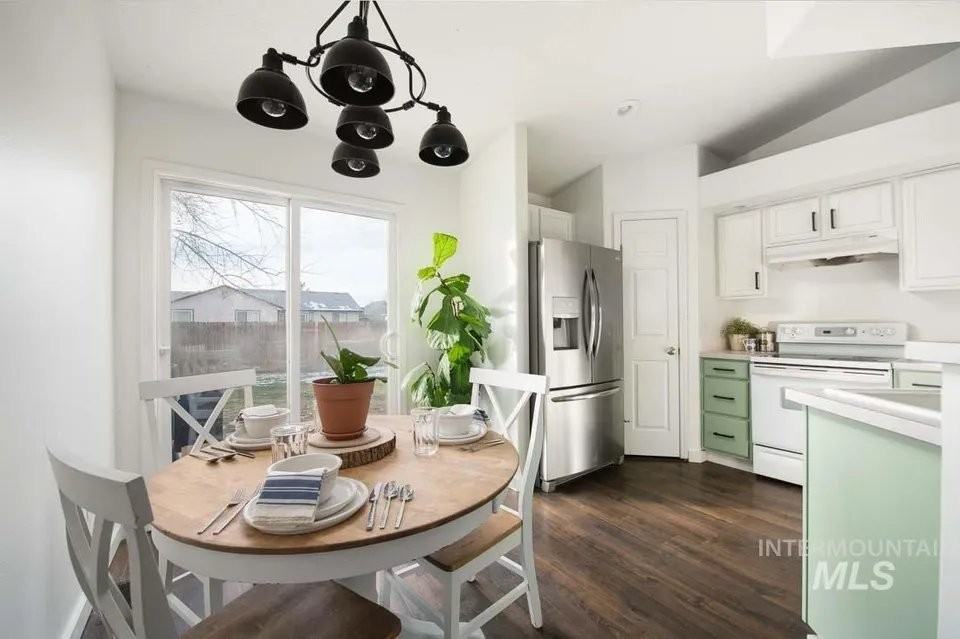 10495 W Hazelwood Dr - Photo 3 of 9