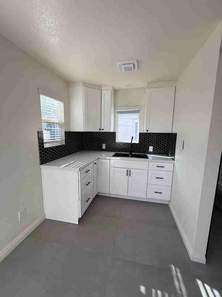 22272 Y - Photo 4 of 9