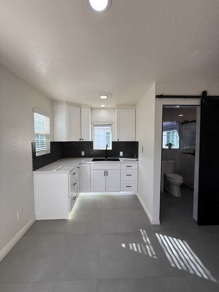 22272 Y - Photo 6 of 9