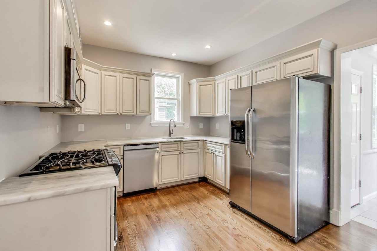 8209 Flower Ave - Photo 7 of 20