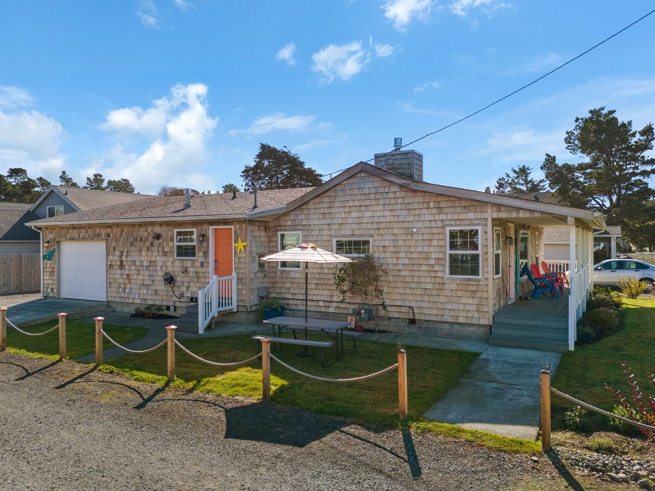 1655 N Franklin St - Photo 2 of 20