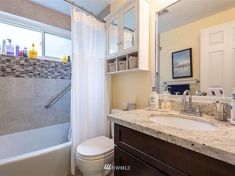 2311 S 284th Pl - Photo 5 of 20