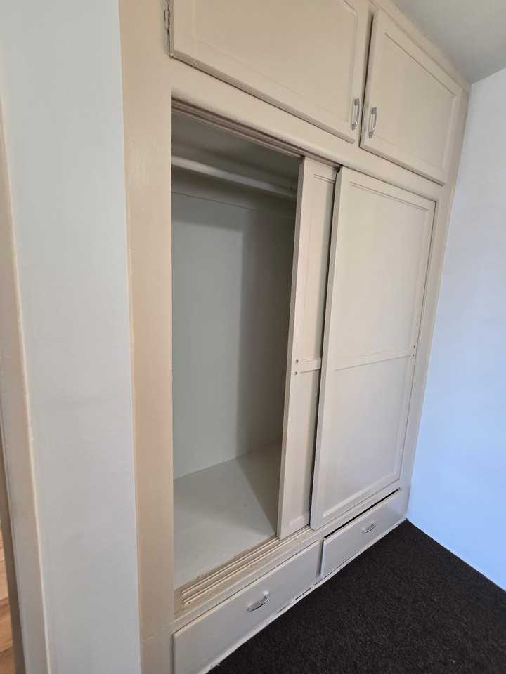 10105 Pinehurst Ave - Photo 2 of 11