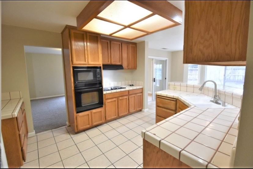 6904 Manor Crest Ln - Photo 4 of 8