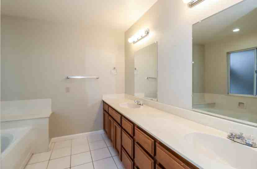 6904 Manor Crest Ln - Photo 7 of 8