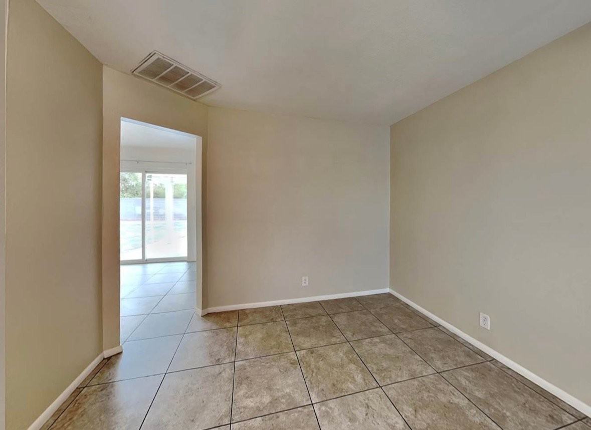 464 E 7th Dr - Photo 3 of 10