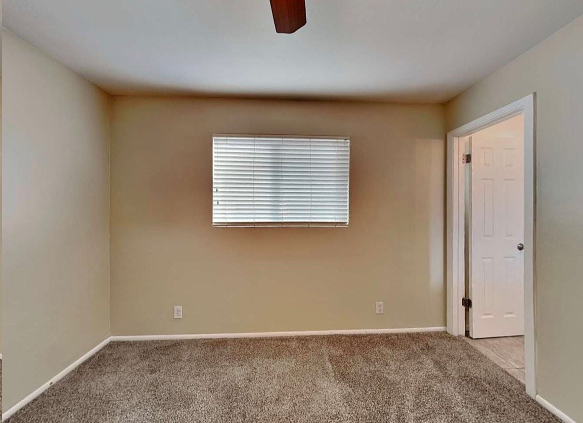 464 E 7th Dr - Photo 5 of 10