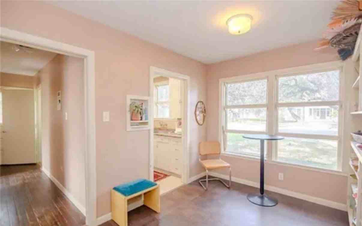 233 E Garden St #1 - Photo 6 of 7