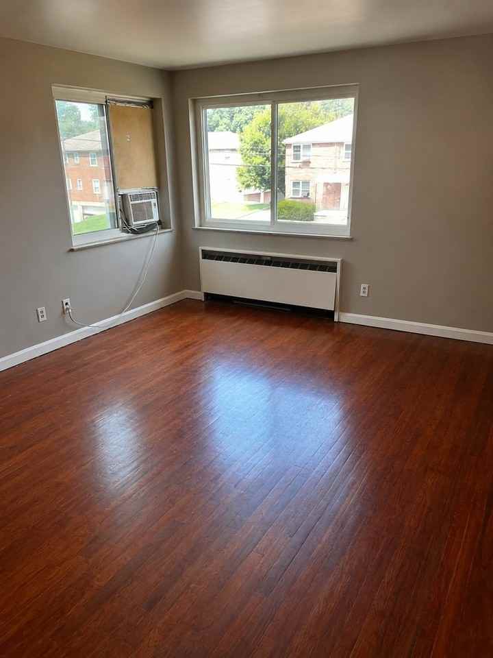 3903 E Gatewood Ln #4 - Photo 3 of 10