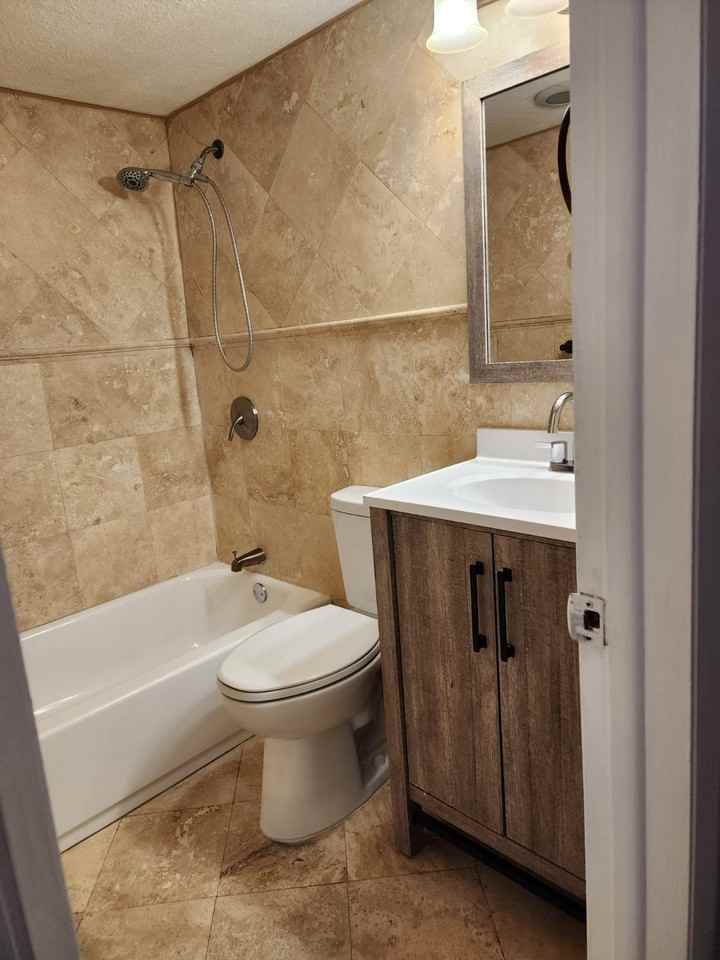 2040 Nwavenue #116 - Photo 3 of 11