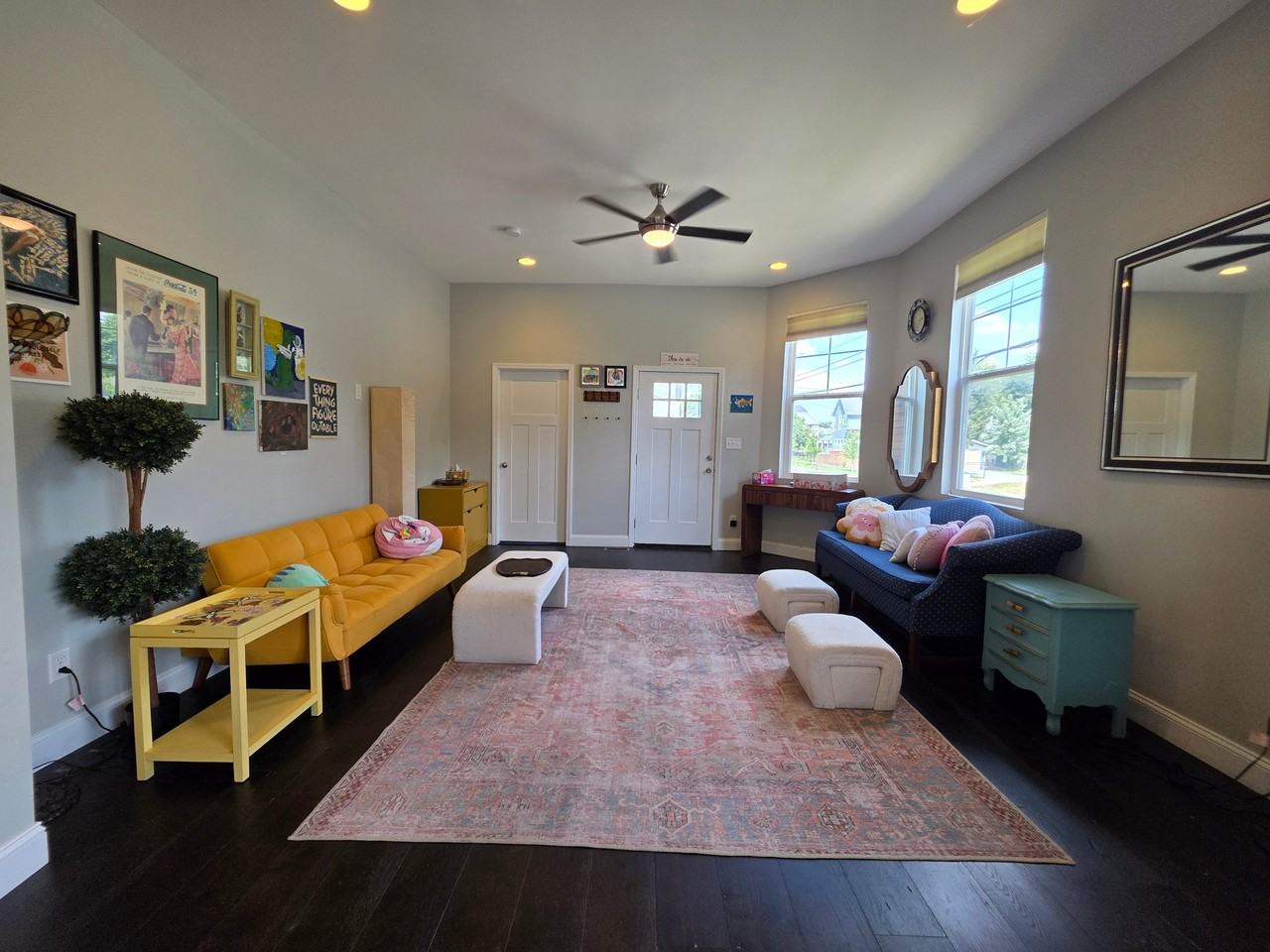 1639 Woodlawn Ave - Photo 2 of 16